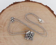 Load image into Gallery viewer, Bali Silver Pendant Necklace